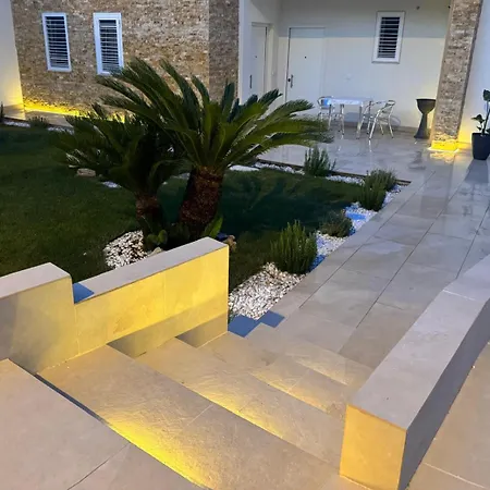 Pensionat Le Dimore Airport Luxury Con Jacuzzi Bari